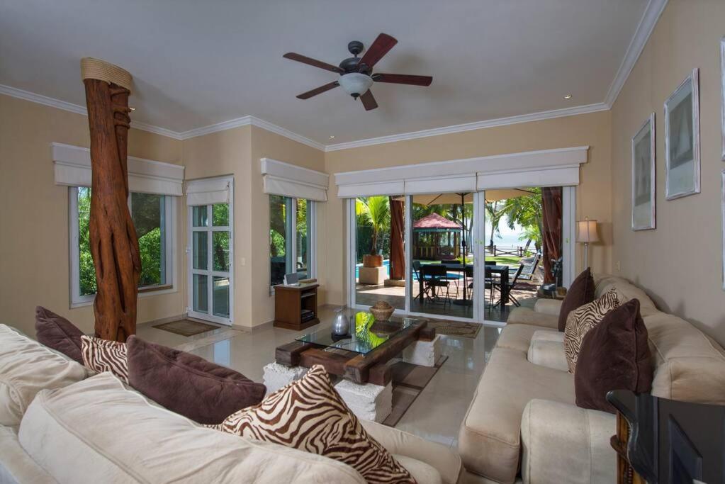 Cheerful Front 3 Bedrooms Houselongo Villa