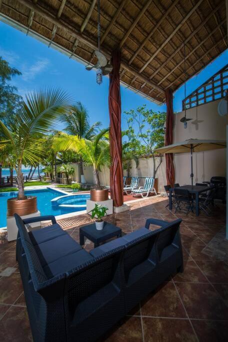 Villa Cheerful Front 3 Bedrooms Houselongo