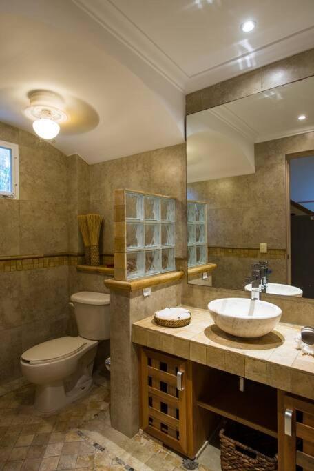 Cheerful Front 3 Bedrooms Houselongo Villa
