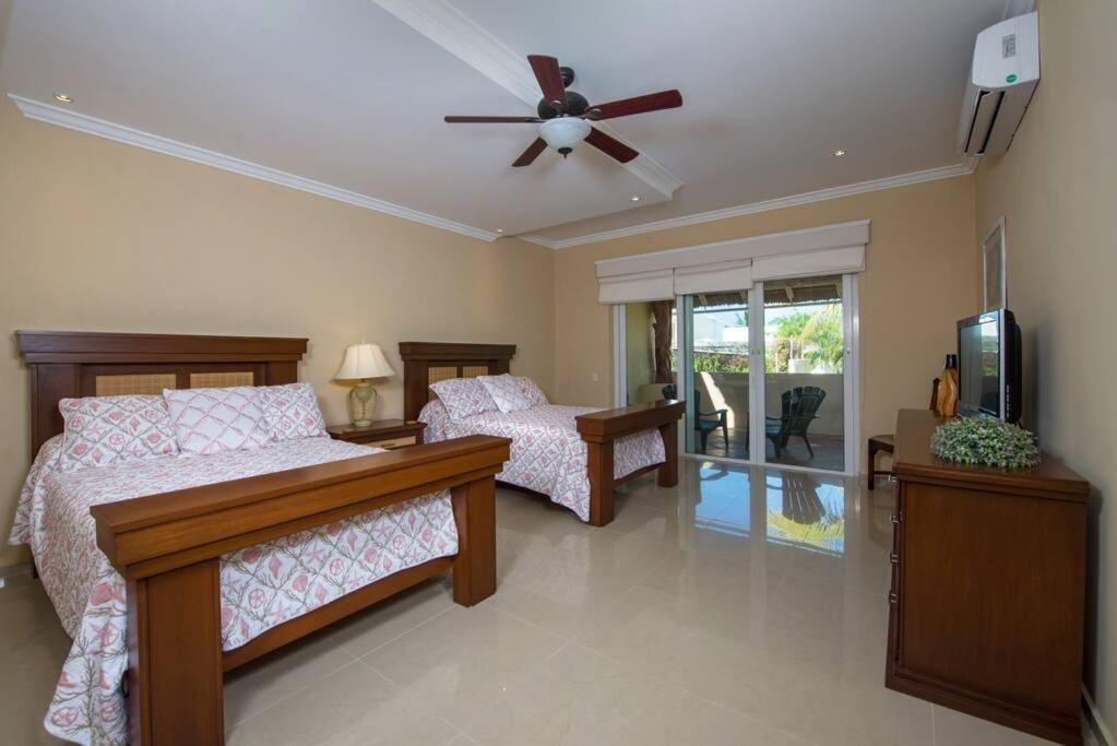 Cheerful Front 3 Bedrooms Houselongo Isla Mujeres
